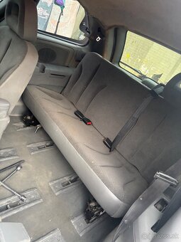 Chrysler Voyager - 5