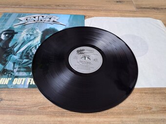 Lp SINNER - Comin Out Fighting / EX - 5
