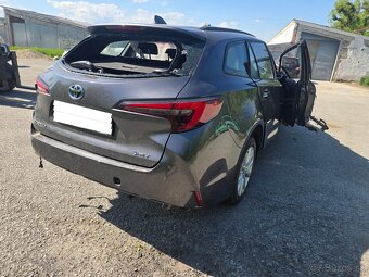 Toyota Corolla Combi 1.8 l 2024, Benzín+ HEV, 2000 km, 72 kW - 5