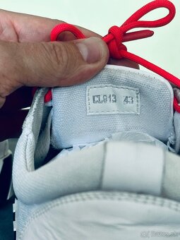Off-white SBVulcanized 43 - 5