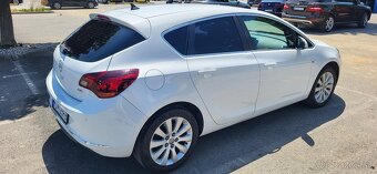 Opel Astra 2.0 CDTI 165k ECOTEC Cosmo - 5