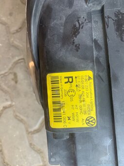 Predám predné svetla do vw Touran facelift - 5