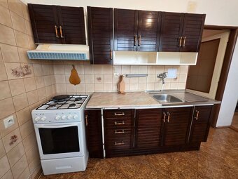 Tehlový,zariadený 4 izbový byt, 74 m2 + loggia, Košeca. - 5