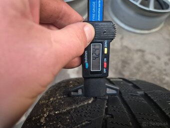 235/60 r18 zimné 4 ks HANKOOK dezén 4,5 - 4,2 mm DOT2019 - 5