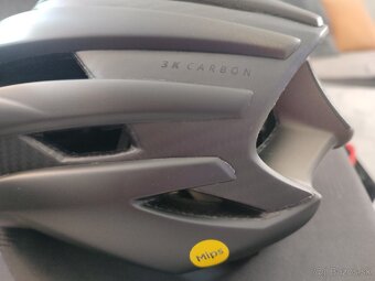 Carbónova cyklisticka prilba - 5