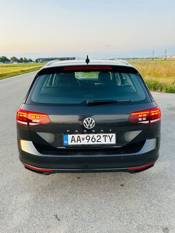 Volkswagen Passat 2.0 TDI DSG /VIRTUAL - 5