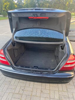 Mercedes-Benz E240 - 5