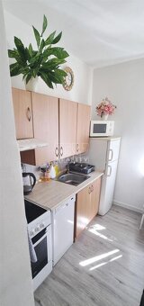 1.izb.byt na predaj s loggiou, výmera:38 m2,zateplený... - 5