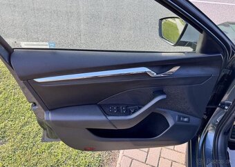 Škoda Octavia SCOUT 2.0 TDI DSG COMBI nafta automat 147 kw - 5
