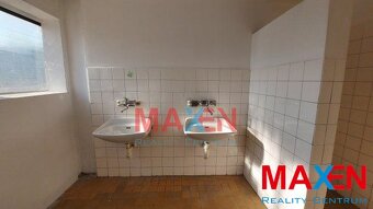 Skladový a výrobný priestor 850 m2 v priemyselnom areáli Koš - 5