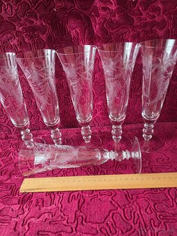 Poháre na šampanské. - 5