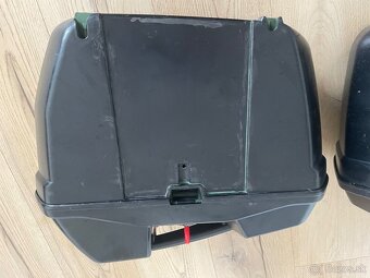Givi kufre, bocne nosice a hlavny vrchny nosic na Moto guzzi - 5