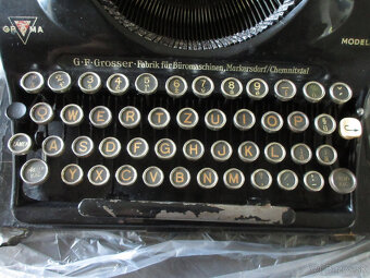 Kufríkový písací stroj GROMA, Modell N, 1.pol.20.stor - 5