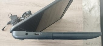 TOSHIBA Satellite C70-A-16R - 5