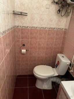 Priestranný 3izb byt s balkonom a vlastným kúrením - 5