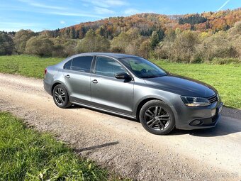 Volkswagen Jetta 1.6 TDI Comfortline - 5