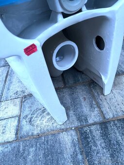 Závesné WC značky Roca - 5