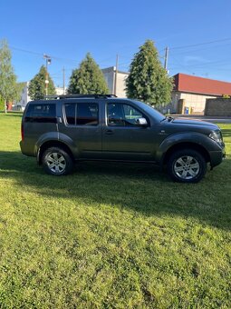 Nissan Pathfinder 2,5 DCi 4x4 126kW - 5