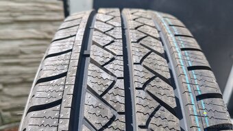 CELOROČNÉ pneu 215/60 R17C --- GOOD YEARR - 5