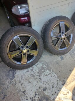 4ks zánovne alu disky orig. Škoda 5x112 r16 pneu 205/55 r16 - 5