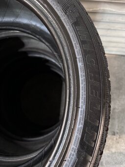 245/40R19 98V - 5