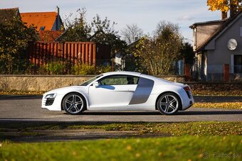Audi R8 2010 - 5