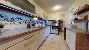 ZREKONŠTRUOVANÝ A ZARIADENÝ RODINNÝ DOM V KRÁĽOVEJ - 5