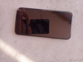 Apple iPhone XR 64GB - 5
