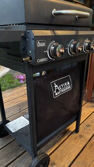 Plynový gril s plochou z kameňa. - 5