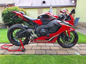 Honda CBR 1000RR 2018 - 5