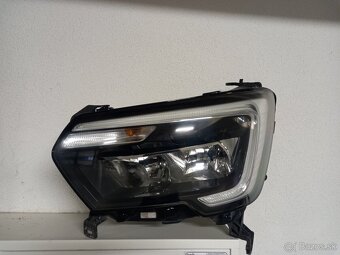 ĽAVÉ PREDNÉ SVETLO RENAULT MASTER IV 4 260607867R FV - 5