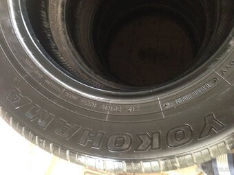 Predám celoročne pneumatiky 215/70R16. 5mm/6mm - 5