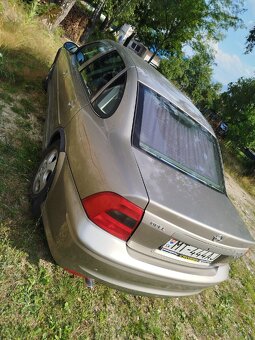 Opel Vectra 1.8i 16V - 5