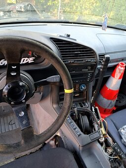 Rozpredám bmw e36 - 5