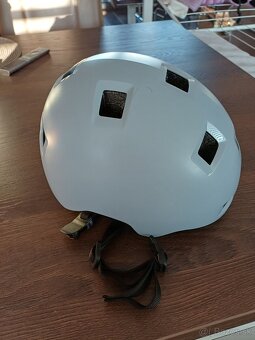 Prilba na bicykel, korčule - 5