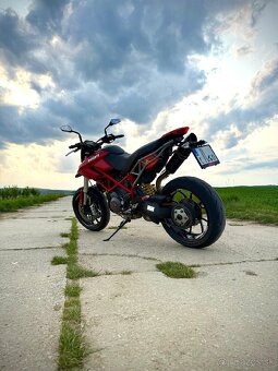 Ducati Hypermotard 796 - 5