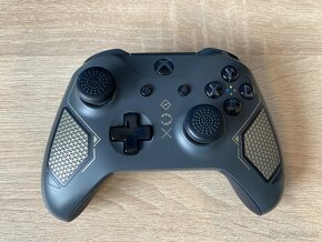 Xbox One + ovládače + GTA 5 - 5