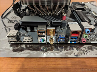 AMD Ryzen 5 9600X, B650, 32GB RAM, 1TB NVMe SSD, WiFi/BT - 5