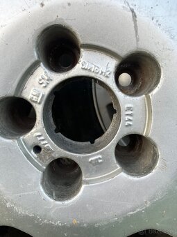 Elektróny r16 z Opel zafira - 5