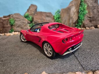 Prodám model 1:18 Lotus 111S spider 2002 - 5
