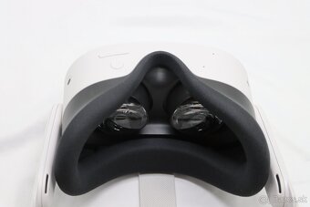 Meta Quest 3S 128 GB – VR headset + 2 ovládače - 5