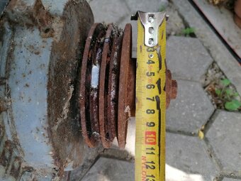 Elektromotor a pílové kotúče - 5