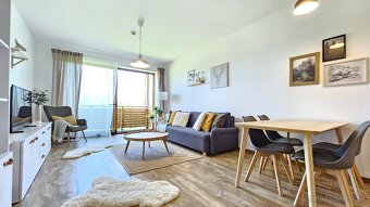 VEĽKÝ 2.IZB.AP. S PANORAMATICKÝM VÝHĽADOM A GARÁŽOU-DONOVALY - 5