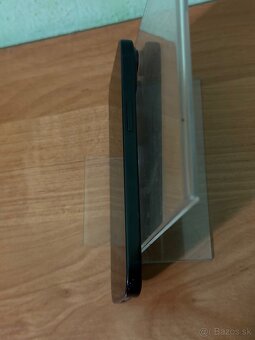 Ponúkam na predaj iPhone 15 128GB Black Stav 8/10 používaný - 5