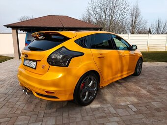 Ford Focus ST 2.0 EcoBoost 250PS - 5