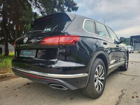 Predám Volkswagen Touareg 3.0 V6 TDI SCR 4Motion Tiptronic - 5