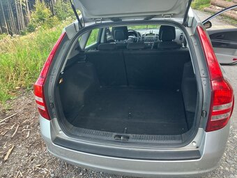 Kia Ceed combi 1.6 66Kw - 5