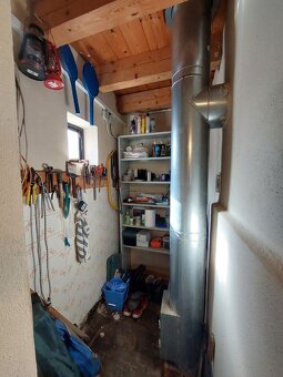 PINK Reality - Záhradka s murovanou poschodovou chatou v obc - 5