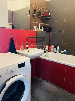 Vynikajúca lokalita s pekným 2.izb.bytom.62m2 - 5