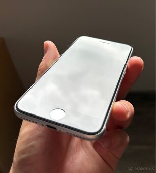 iPhone SE 2020 - 5